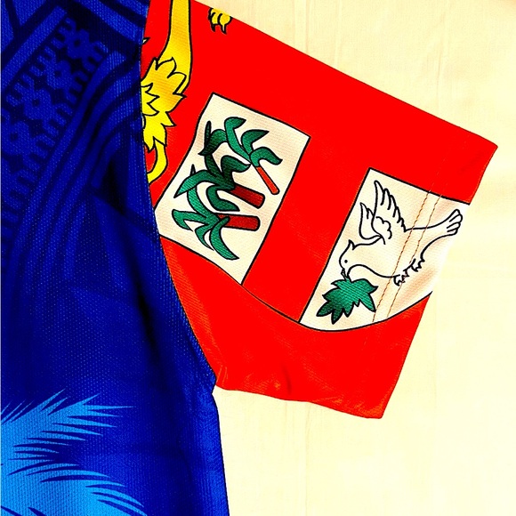 FIJI Men’s Size Large All Over Tribal Palm Tree Flag Print Jersey Shirt Blue NWT - Picture 6 of 12